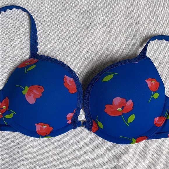 NWT Gilly Hicks Push Em Up Plunge Bra sz 34A - Picture 4 of 4